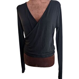 Gap black athletic faux wrap v neck rib knit balletcore top size m